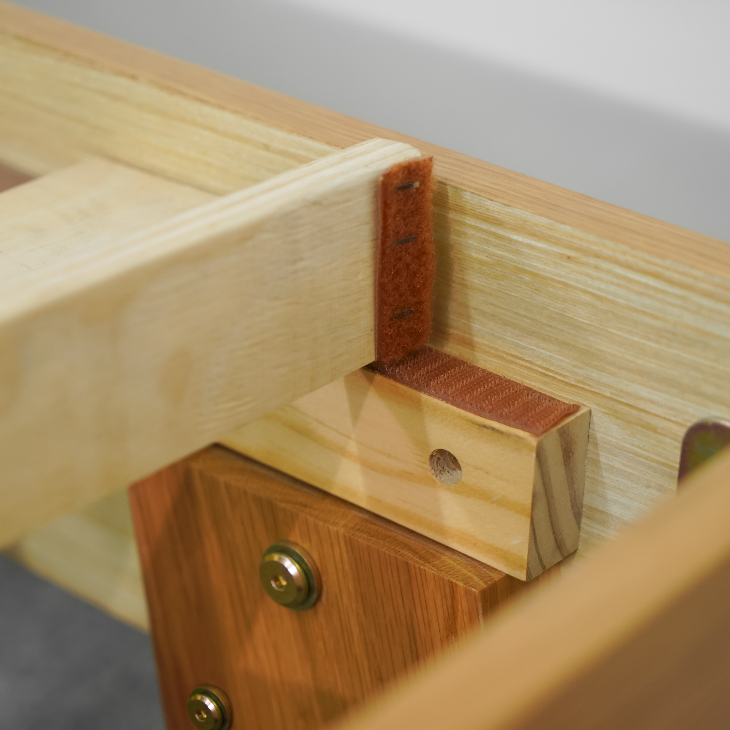 Solid wood bed frame_Glow3